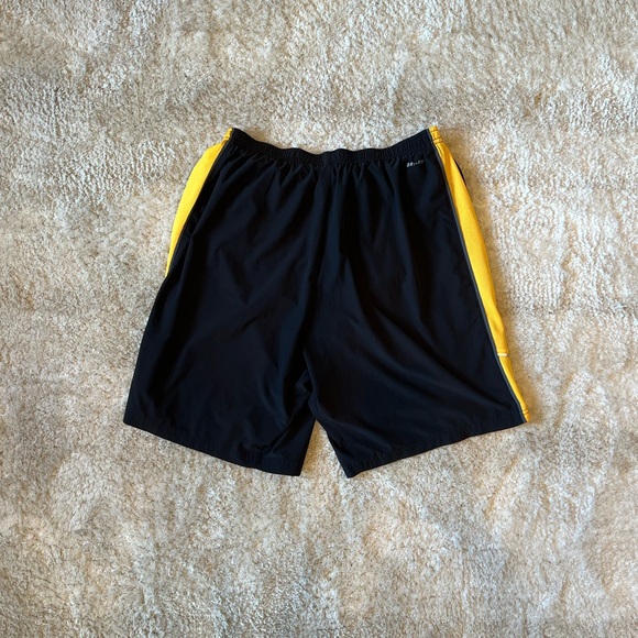Nike Shorts - Picture 2 of 3